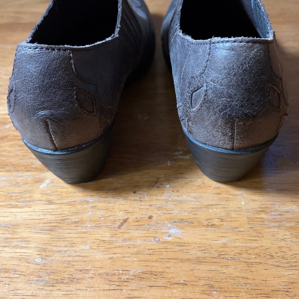 Born Amibeth women's brown leather western wingtip ankle booties. Size 10 - Picture 4 of 9